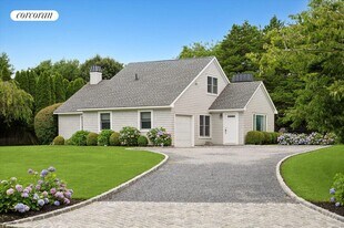 3 Carriage Ln in Southampton, NY - Building Photo