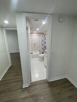 10905 N Kendall Dr in Miami, FL - Building Photo