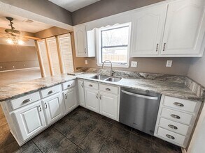 166 E Lawnwood Dr in Collierville, TN - Building Photo - Building Photo