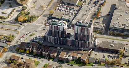 Carlton West in Ottawa, ON - Building Photo - Primary Photo