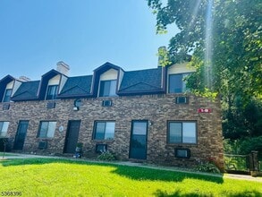 1 Great Gorge Terrace in Vernon, NJ - Building Photo - Building Photo