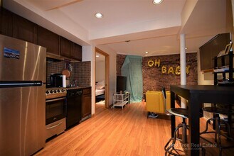 1689 Beacon St, Unit 4 in Brookline, MA - Building Photo - Building Photo