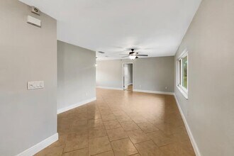 2361 Howland Blvd in Deltona, FL - Building Photo - Building Photo