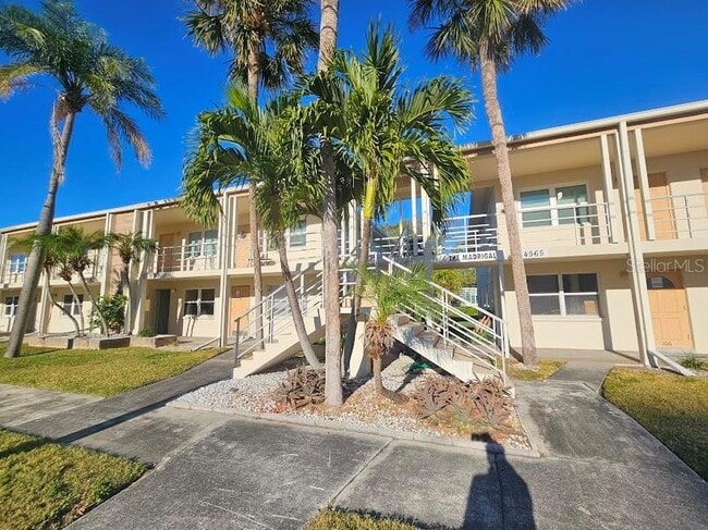 property at 4565 Duhme Rd