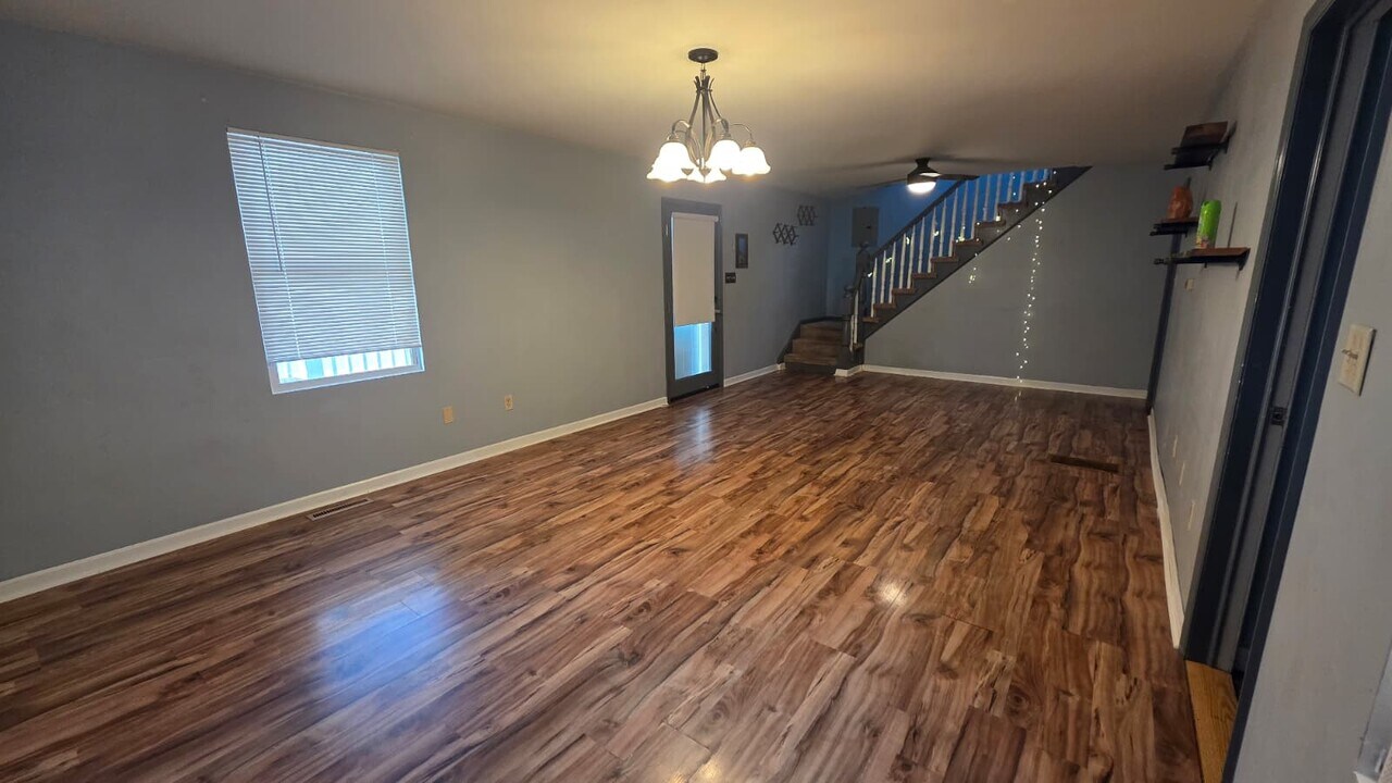 27 Fuller St in Lexington, VA - Building Photo