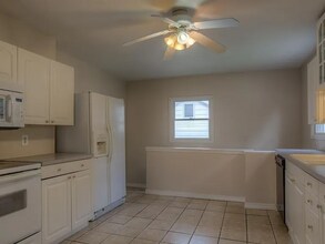 6843 Leavenworth St in Omaha, NE - Building Photo - Building Photo