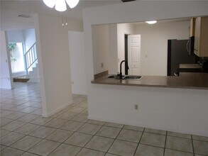 10832 SW 72nd St in Miami, FL - Building Photo - Building Photo