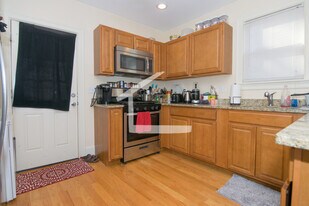 35 Pratt St, Unit 1 in Boston, MA - Building Photo