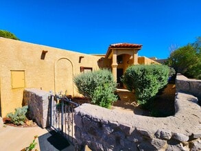 2050 Pinecone Way in Las Cruces, NM - Building Photo - Building Photo