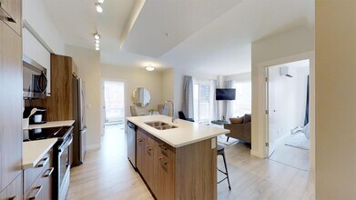 10410-102 102 Ave NW in Edmonton, AB - Building Photo - Building Photo