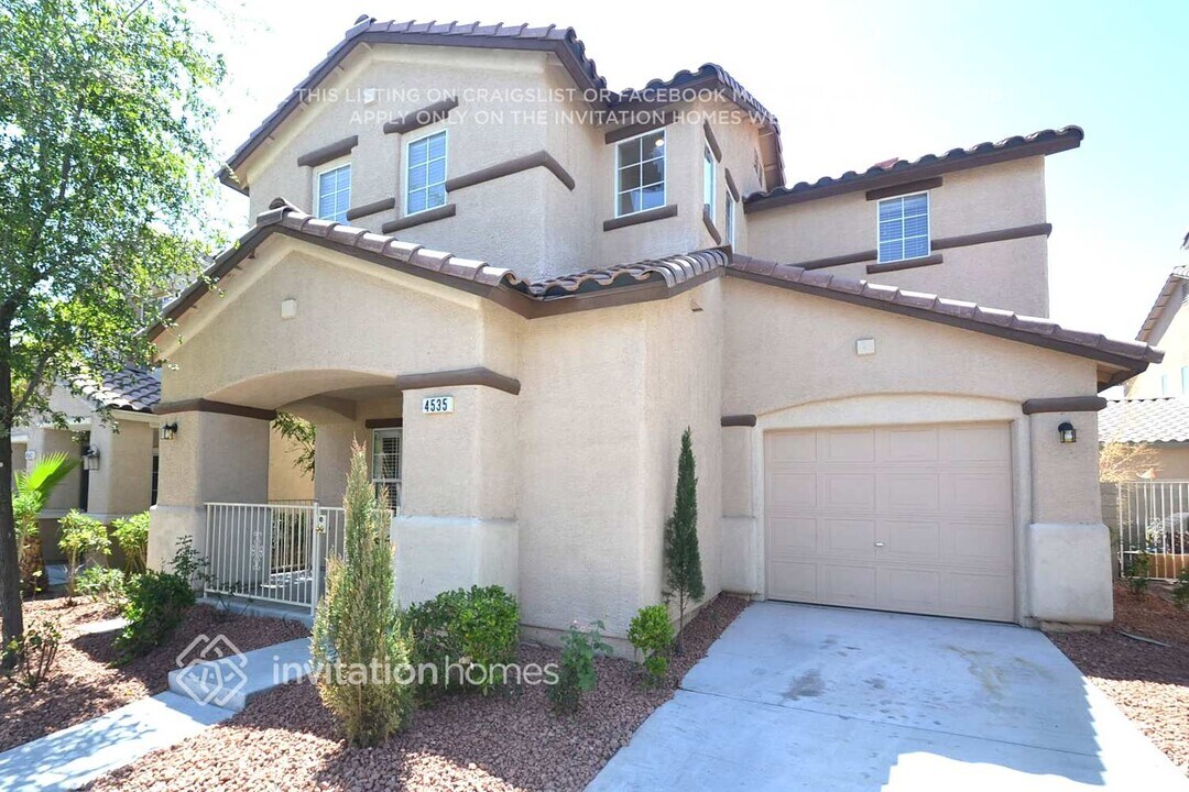 4535 Pommerelle St in Las Vegas, NV - Building Photo