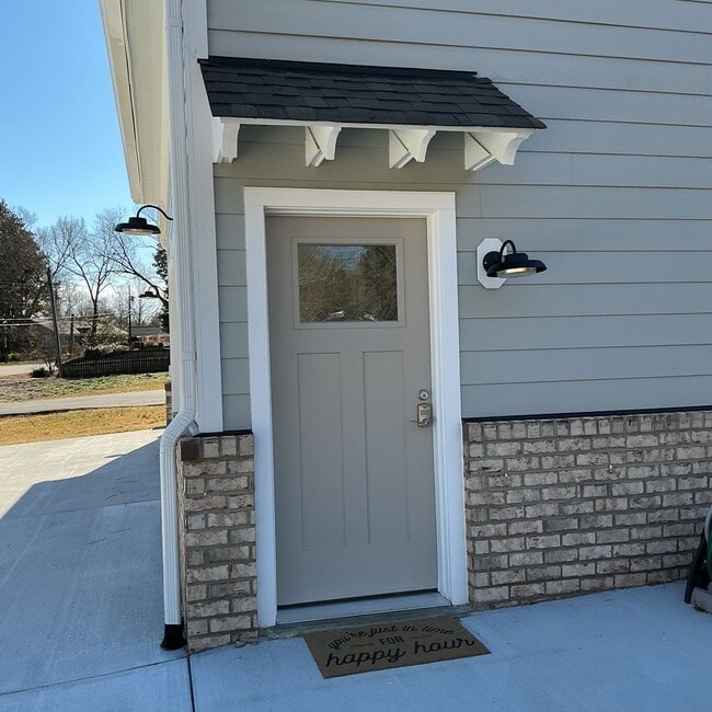 120 Lake Shore Dr in Fredericksburg, VA - Building Photo - Building Photo