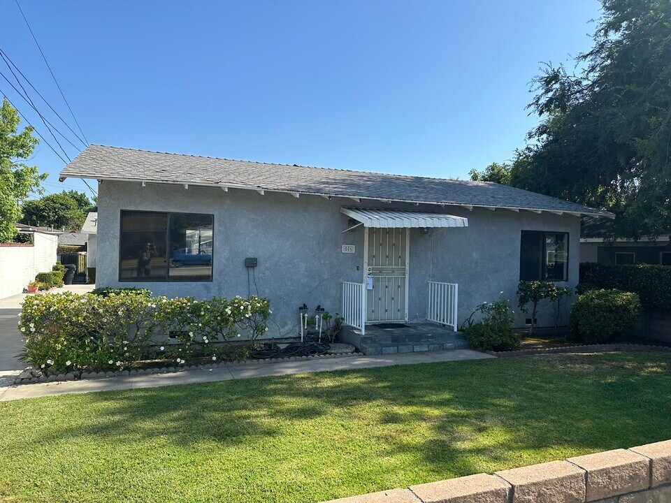 506 W Colorado Blvd, Unit 506 in Monrovia, CA - Building Photo