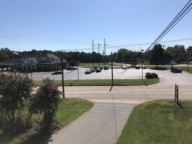 807 N Mecklenburg Ave in South Hill, VA - Building Photo - Building Photo