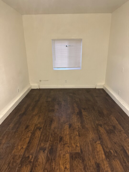 13744 Dellbrook St, Unit C in Corona, CA - Building Photo