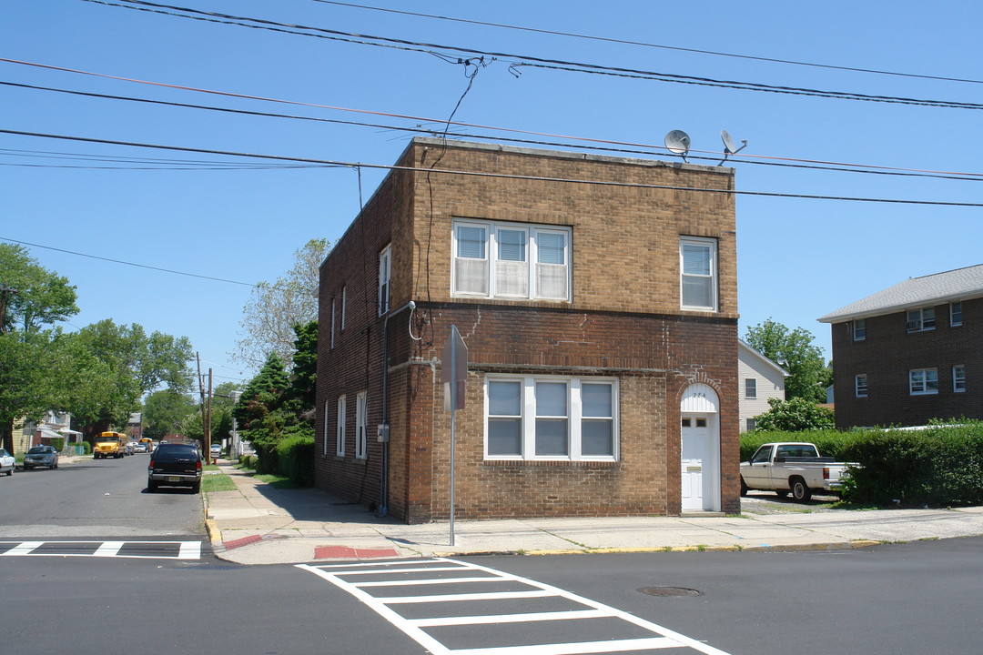 284 Hall Ave in Perth Amboy, NJ - Building Photo