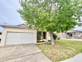 1828 Rowan St in San Diego, CA - Building Photo