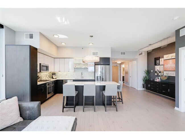 740 Portland Ave in Minneapolis, MN - Building Photo - Building Photo