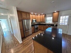 Room in House on Oak Park Rd in Raleigh, NC - Building Photo - Building Photo