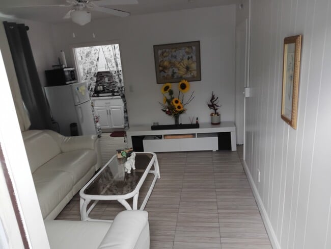 1241 NW 56th Ave, Unit Efficiency B