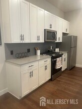 5107 Drwal Pl in Sayreville, NJ - Building Photo - Building Photo