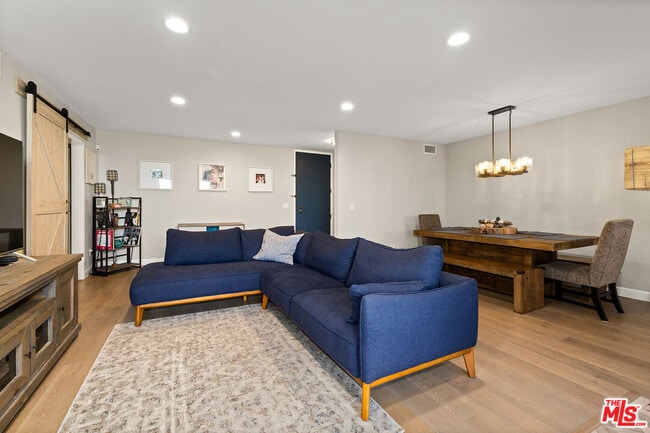 4275 Vía Arbolada in Los Angeles, CA - Building Photo - Building Photo