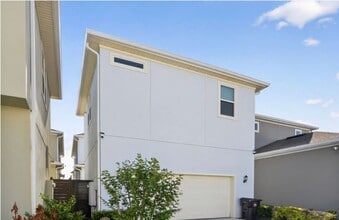 10322 Marconi Ave in Orlando, FL - Building Photo - Building Photo