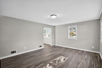 4984 Leonardtown Rd in Waldorf, MD - Building Photo - Building Photo