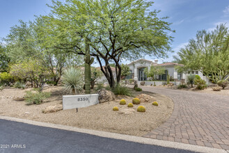 8350 E Via Del Sol Dr in Scottsdale, AZ - Building Photo - Building Photo