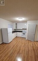 44 Rotherglen Ct in Brampton, ON - Building Photo