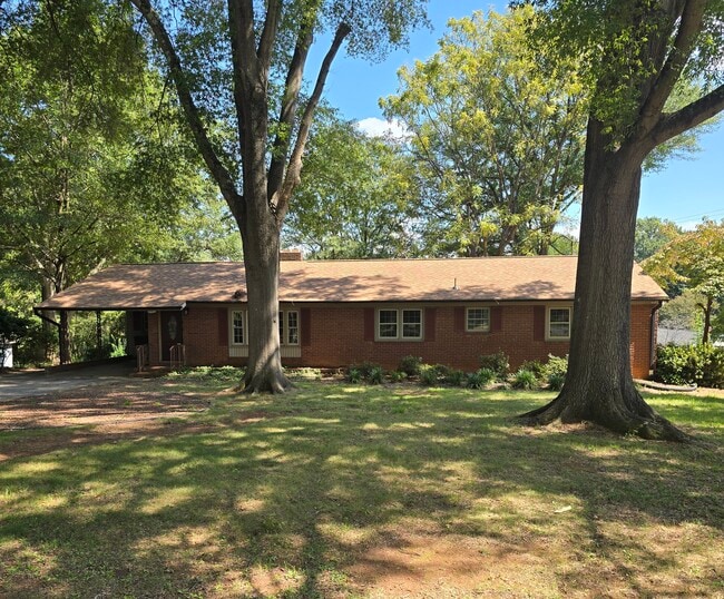 property at 420 Downey Pl