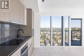 1285 Dupont St in Toronto, ON - Building Photo - Building Photo