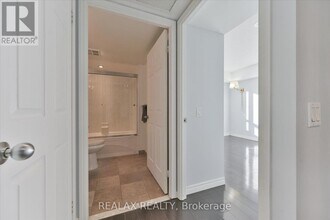 155 Beecroft Rd in Toronto, ON - Building Photo - Building Photo