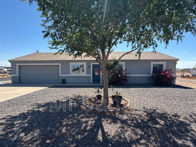 property at 28153 N Holly Rd