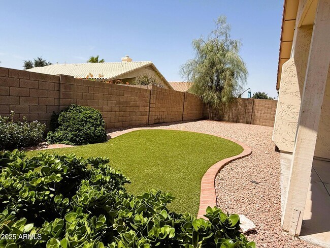 9837 W Tonopah Dr in Peoria, AZ - Building Photo - Building Photo