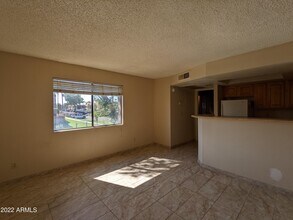 3535 W Tierra Buena Ln-Unit -273 in Phoenix, AZ - Building Photo - Building Photo