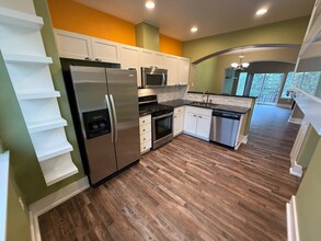 780 NW 118th Ave in Portland, OR - Foto de edificio - Building Photo