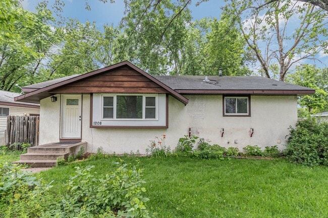 1208 82nd Ave N in Minneapolis, MN - Building Photo - Building Photo