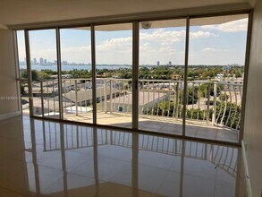 7601 E Treasure Dr, Unit 911 in Miami Beach, FL - Building Photo - Building Photo