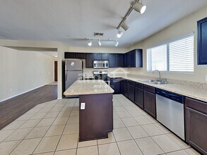 5895 E Tercel Dr in Tucson, AZ - Foto de edificio - Building Photo
