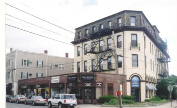 Waverly Apartments in Melrose, MA - Building Photo - Building Photo