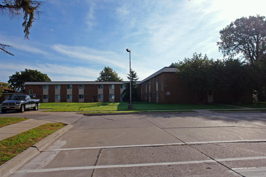 Dunn Family Senior Citizens Home in Center Line, MI - Building Photo