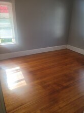 809 Charles St, Unit #3 Third Floor in Providence, RI - Foto de edificio - Building Photo