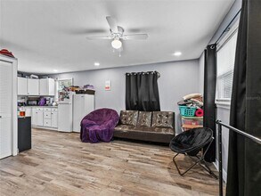 7181 49th Ave N in St. Petersburg, FL - Building Photo - Building Photo