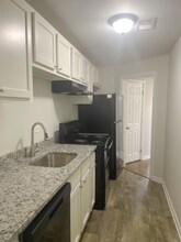 3035 30th St SE-Unit -1S in Washington, DC - Building Photo - Building Photo
