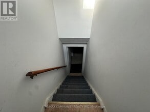 9 Valmount Ave in Toronto, ON - Building Photo - Building Photo