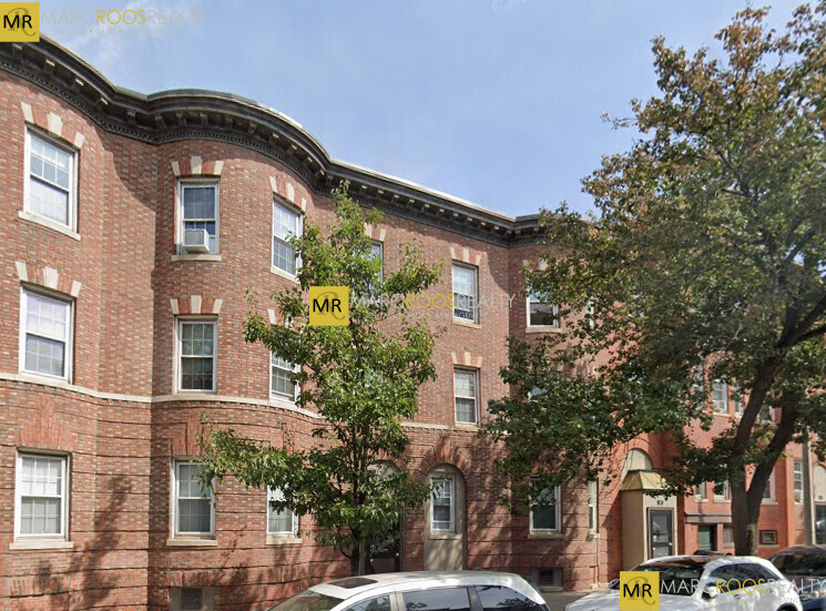 38 S Huntington Ave, Unit 24 in Boston, MA - Building Photo