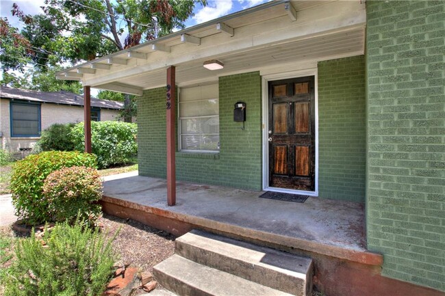 1 E 53rd St in Austin, TX - Building Photo - Building Photo