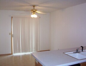 3422 W Montclair Ct in Springfield, MO - Building Photo - Building Photo