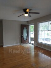 6613 Manslick Rd in Louisville, KY - Building Photo - Building Photo